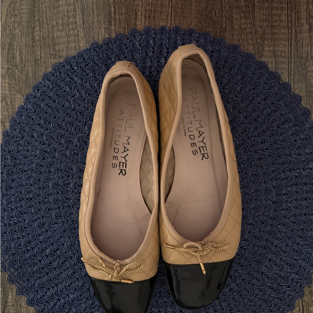 Paul Mayer Designer Tan and Black Women's Flats - Size 8